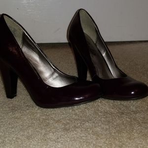 Deep Maroon Candies size 6 medium Heels